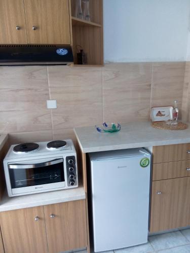 Kitchen, Akropolis Studios in Foinikas