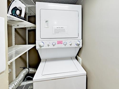 Resort-Style Condo Unit 1113 Condo - image 2