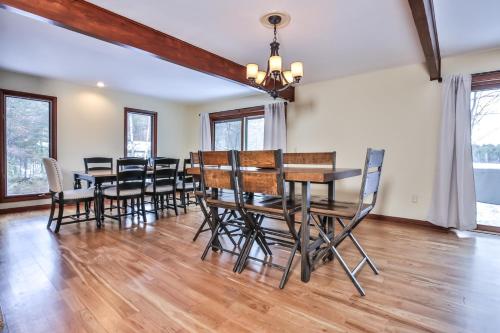 Pickerel Lodge Home - image 6