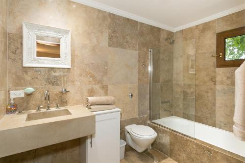 Vittoria - 6 Bedroom Villa in Simpson Bay directly on the beach!
