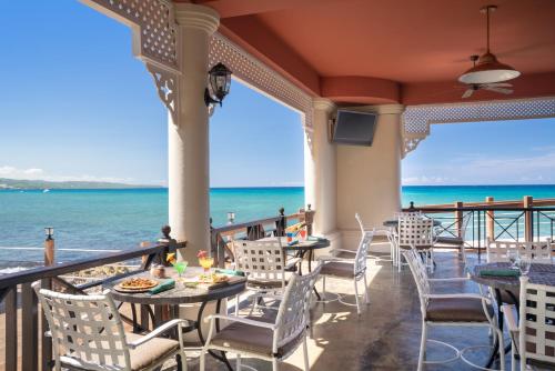 Jewel Paradise Cove Adult Beach Resort & Spa