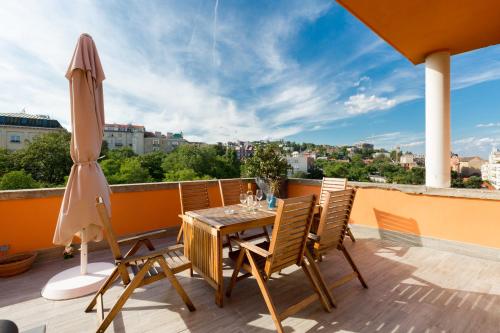  Margit 25 Amazing View Apartment wit Balcony + AC, Pension in Budapest