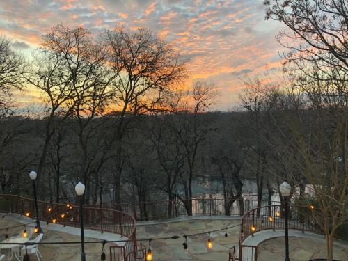 180637433 Gruene River Hotel & Retreat