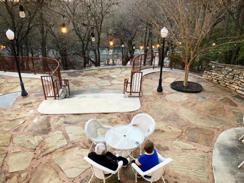 180637459 Gruene River Hotel & Retreat