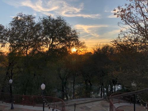 180637491 Gruene River Hotel & Retreat