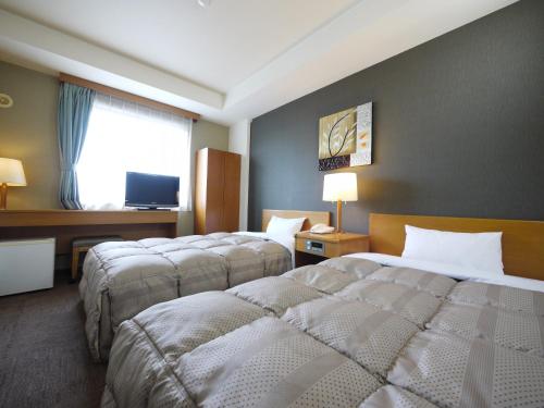 2 twin beds