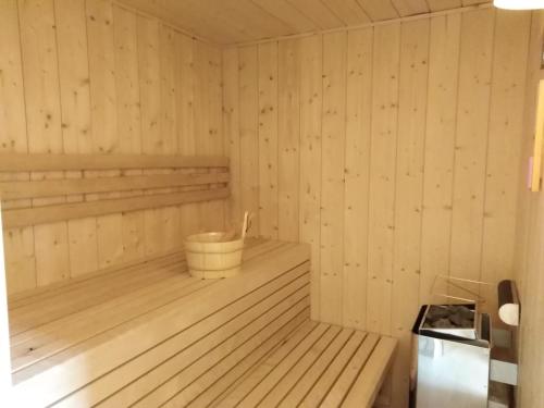 ซาวน่า, Alpenchalet Breitspitz in พาร์เทเนิน