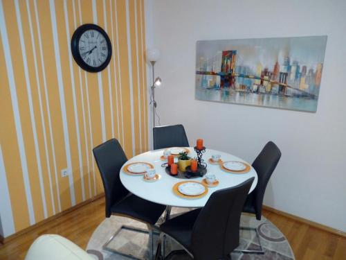  Aurora Apartmani, Pension in Osijek