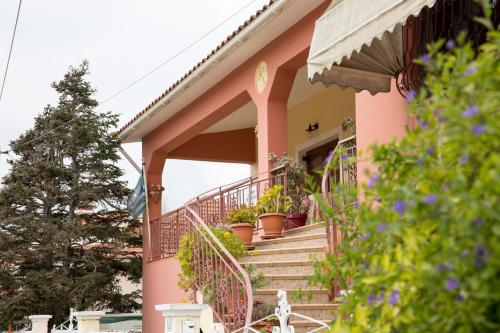  Mama's house in Ássos