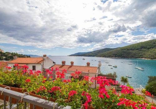  Close to the sea apartments Rabac, Pension in Rabac