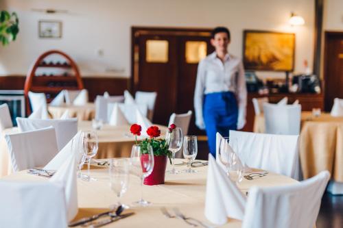 180678645 Hotel Admirał
