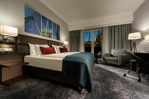 Deluxe Double or Twin Room with City View