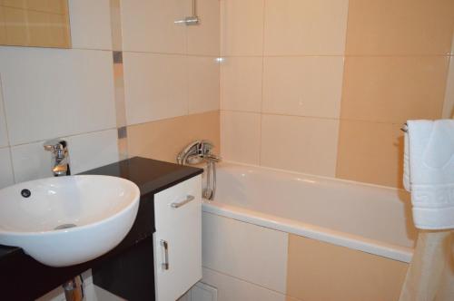 GrandVille Apartments - image 2
