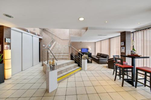 ทางเข้า, HOTEL RESTAURANT PARIS PACIFIC PARIS-VILLEJUIF- PRES DU METRO L'HAY LES ROSES LIGNE 14 - Direct PARI in วีลจีฟ