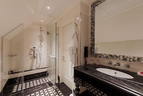 The Lalit London