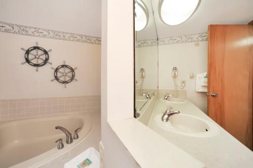 Bathroom, Oceanique Resort by Capital Vacations in Indian Harbour Beach