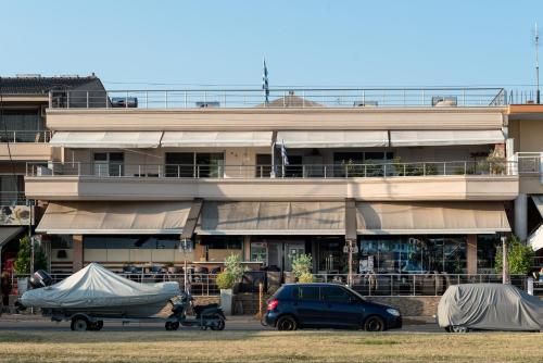  Port Side Luxury Apartments in Keramotí