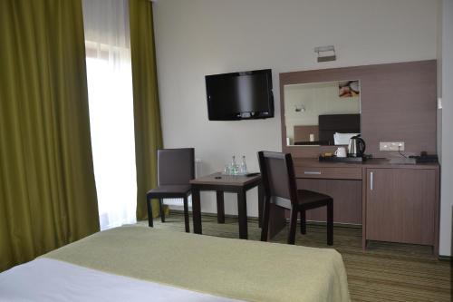 Hotel Pod Dębem - image 6