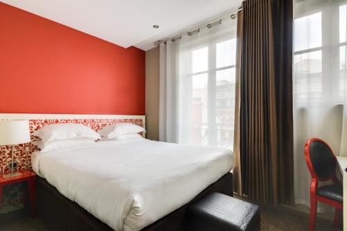 Pavillon Nation near Dhalgren Gallery