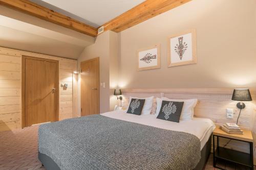 Double or Twin Room image 4