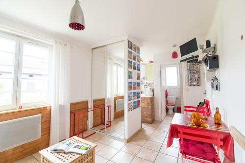 Le Studio Rouge de la Gare - Apartment - Vieux-Boucau-les-Bains