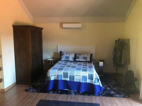 2 bedrooms, 4 beds