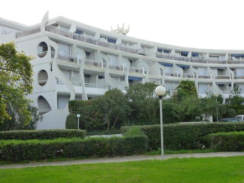 Apartment Tahiti-2 by Interhome in Le Couchant