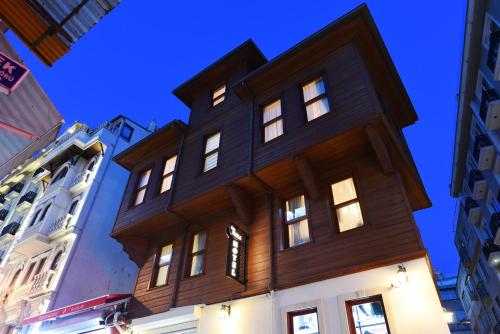 Elyka Hotel - image 2