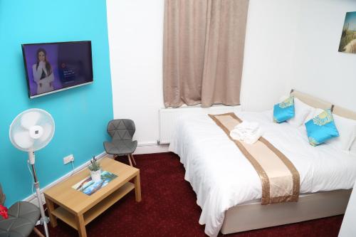 Birmingham Central Station Apartment (Studio 3) - image 6