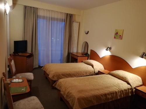 Hotel Everest - image 2