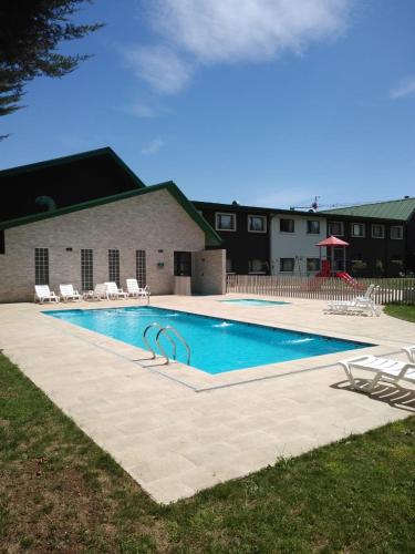 สระว่ายน้ำ, Hotel Diego de Almagro Osorno in โอซอร์โน่