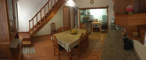 ห้องครัว, Casa Do Avo Faidoca # PICO HOLIDAY RENTALS in กาลเยตา เด เนสกิม