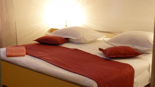 Apartments Fran - 150m from beach - image 3