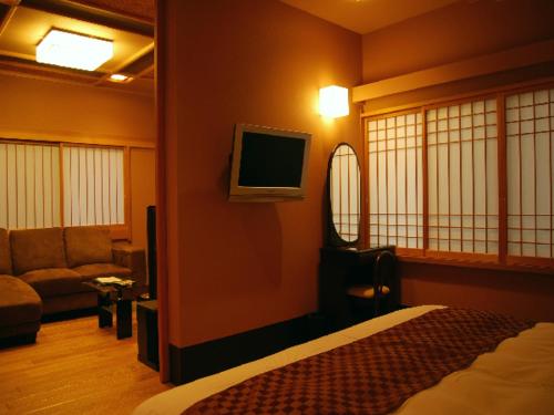 room detail thumbnail 1