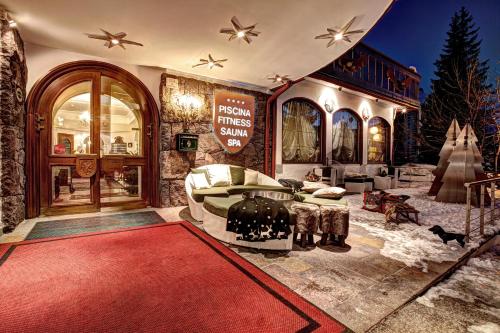 Sissepääs, Hotel Regina in San Martino di Castrozza