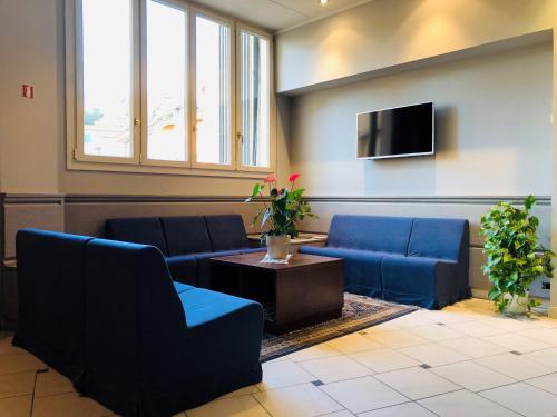 Hotel Delfina - image 11
