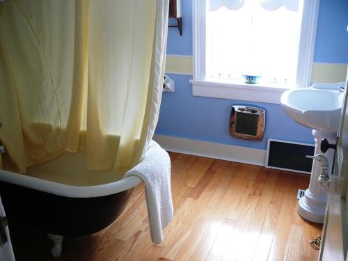 Gables Bed & Breakfast, Stayner (zdjęcie 10)