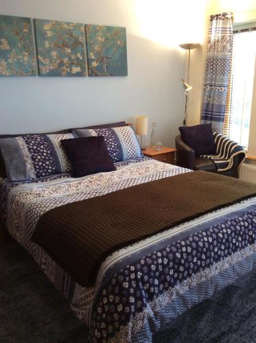 The Great Grubb Bed & Breakfast - image 7