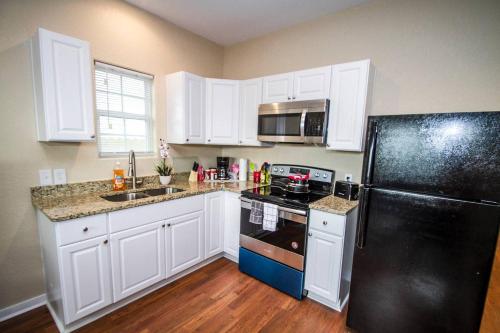 Hackberry St #A Renovated 2BR/2BA Near Downtown in San Antonio, USA