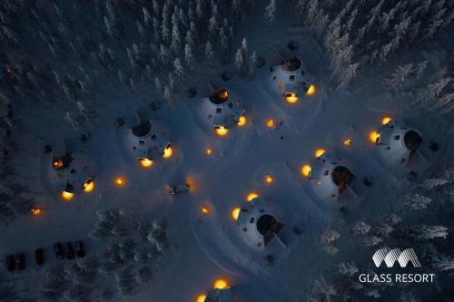 Snowman Glass World Resort