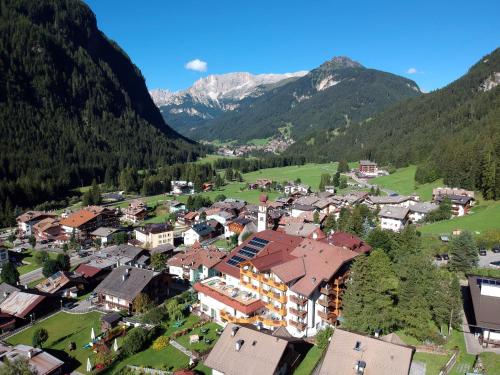 Hotel Cesa Tyrol Canazei