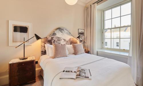 Alexander Residence - image 11