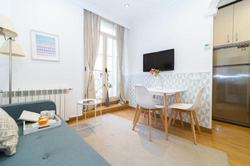 Apartamentos Gran Via - image 6