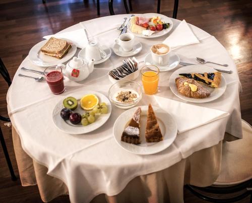 Grand Hotel Italia - image 9