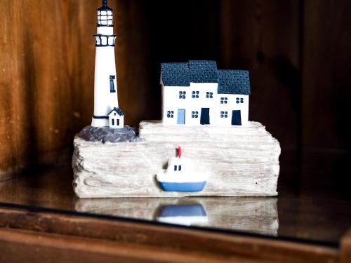 Toulson Court - main image