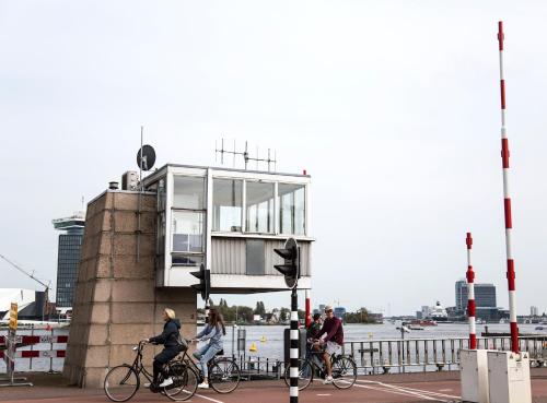  SWEETS - Westerdoksbrug in Amsterdam