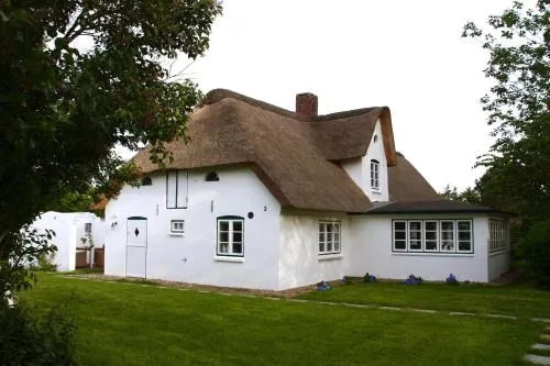 Friesenhaus Amrum Friesenhaushälfte *Hommelkasche* in Süddorf, Deutschland