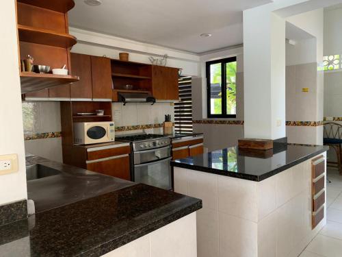 kuhinja, Casa Girardot Condominio El penon 5 Habitaciones. in Girardot