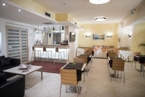 Ресторан, Hotel Villa Cibele in Катанія