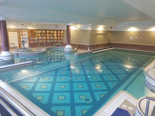 La Mon Hotel & Country Club - main image